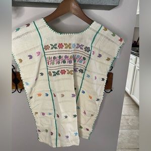 Embroidered folk top Mexican